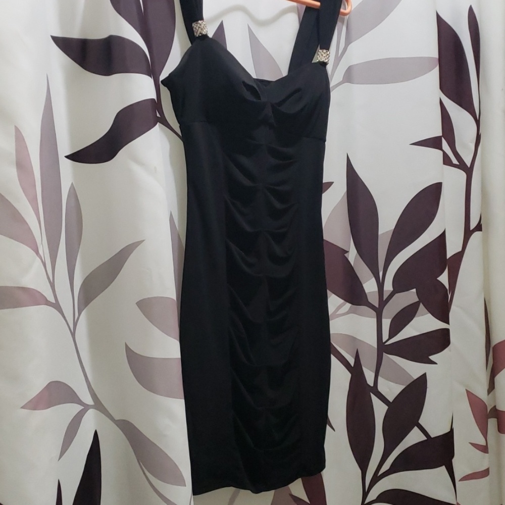 Little black dress - Picture 1 of 6